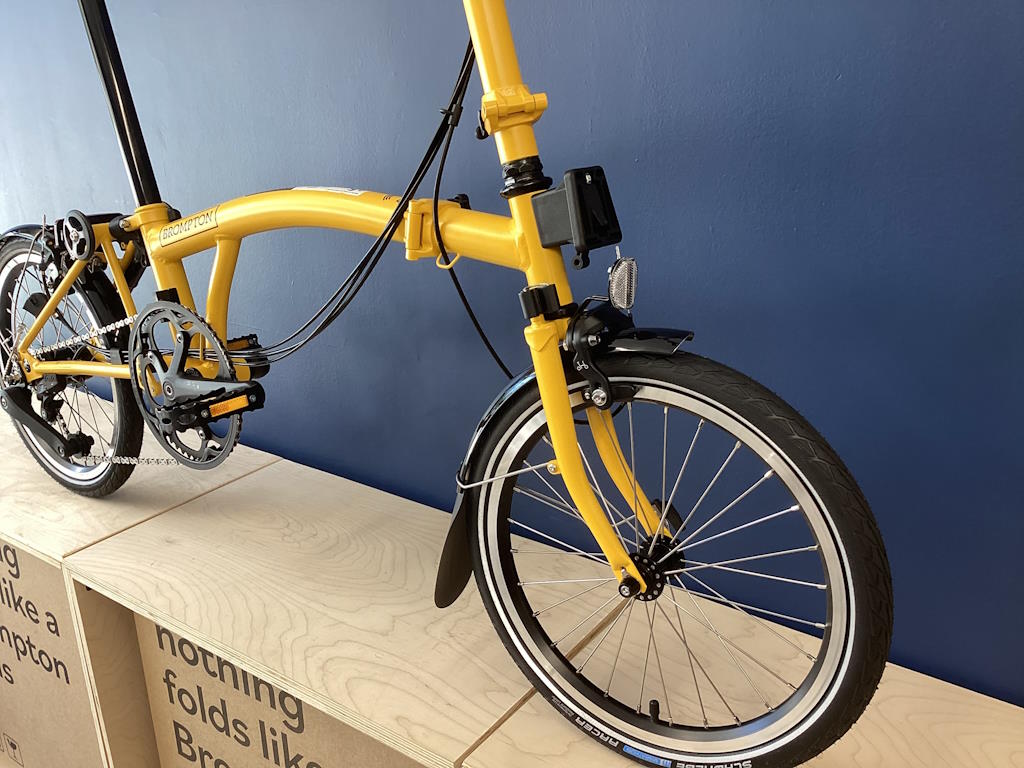 Brompton C Line Mk6 (12-speed) High Bumblebee Yellow