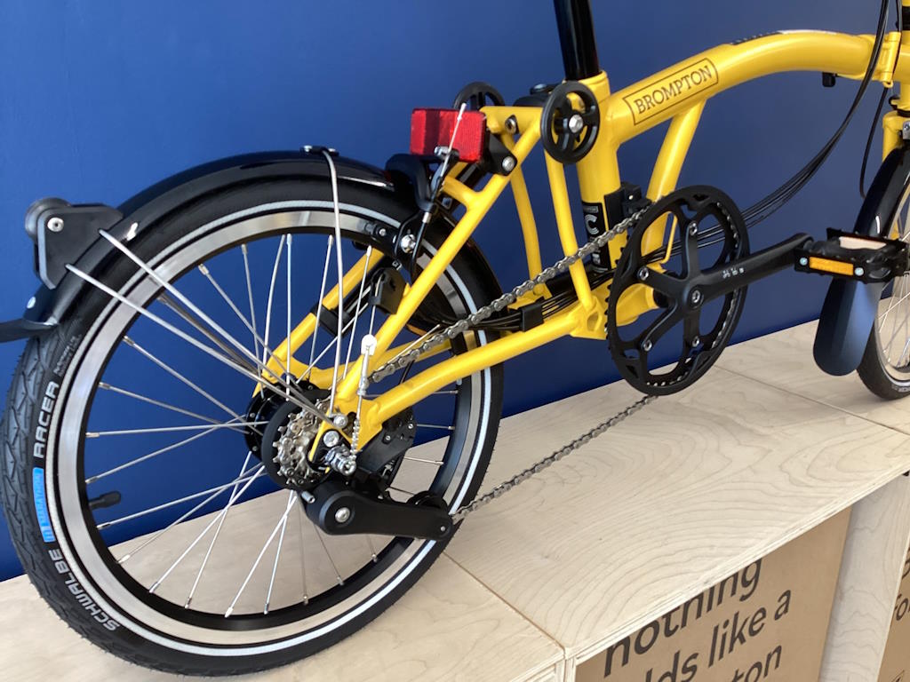 Brompton C Line Mk6 (12-speed) High Bumblebee Yellow