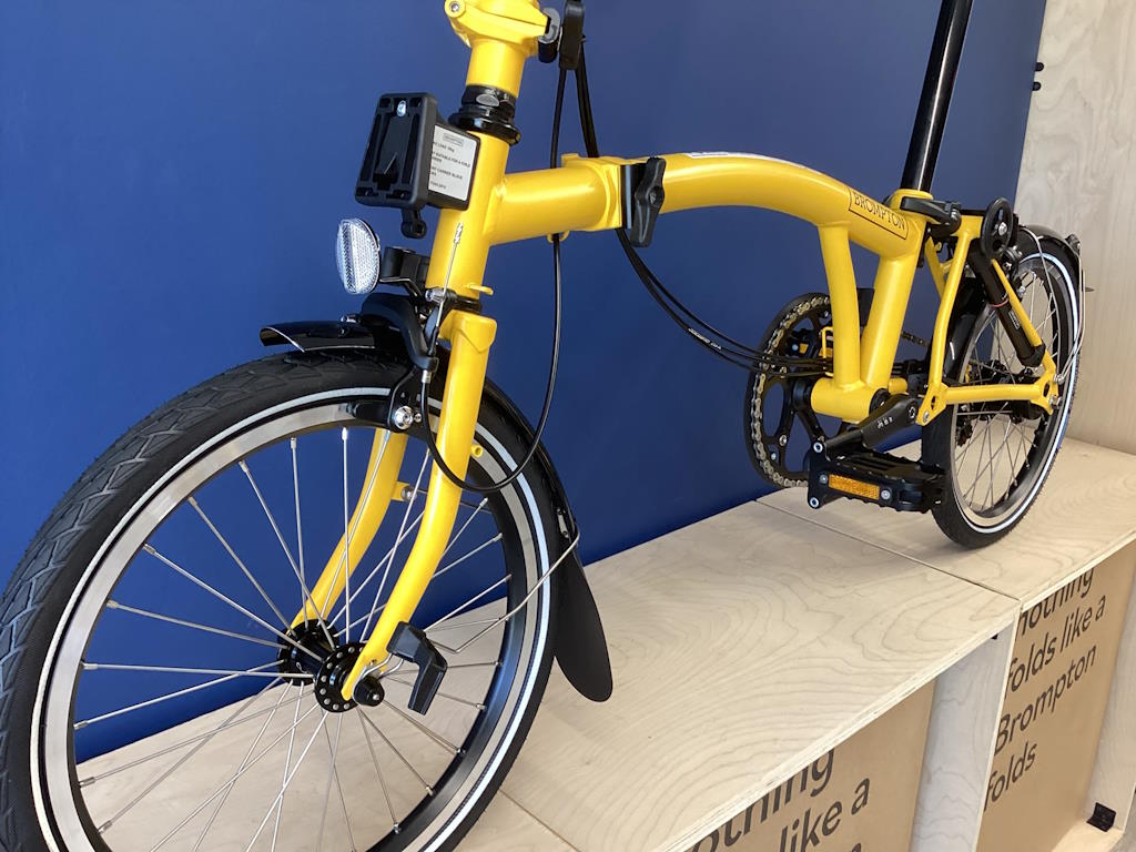 Brompton C Line Mk6 (12-speed) High Bumblebee Yellow
