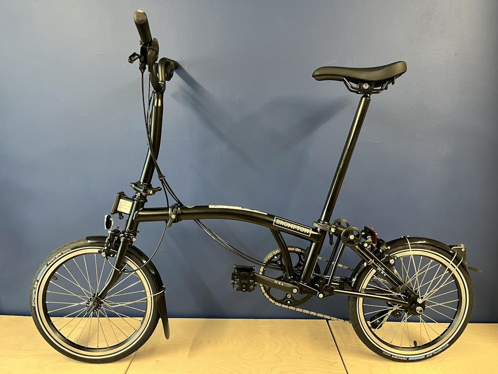 Brompton 2025 C Line Mk6 (12-speed) Mid Black