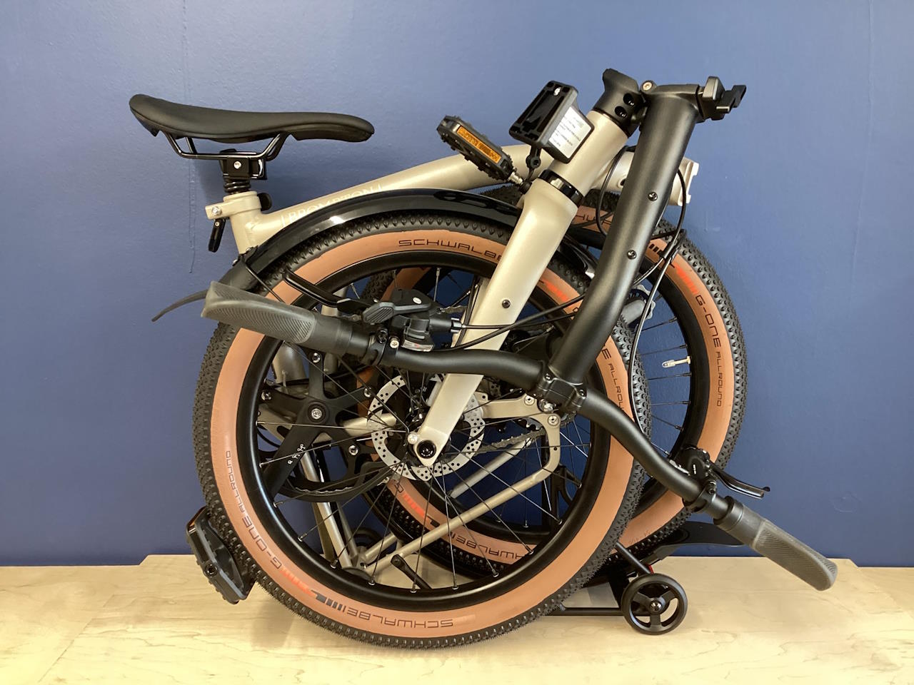 Brompton G Line with Roller Frame Traildust White