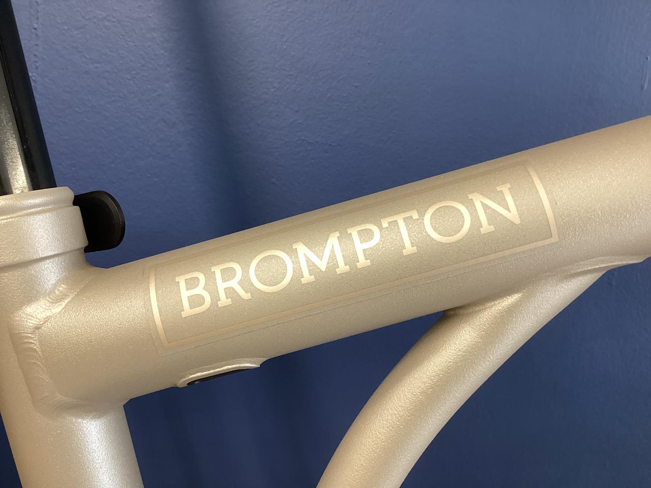 Brompton G Line with Roller Frame Traildust White