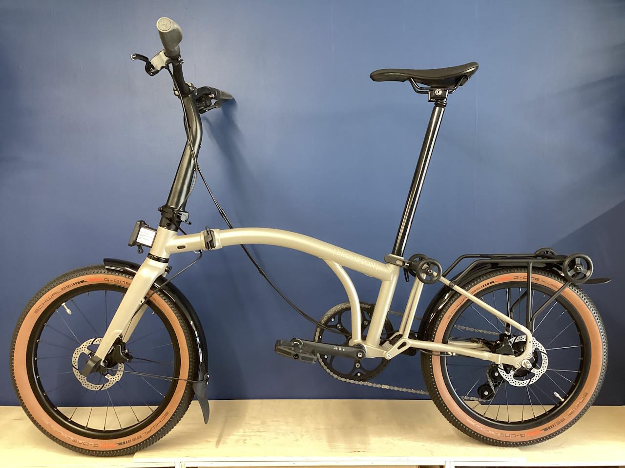 Brompton G Line with Roller Frame Traildust White