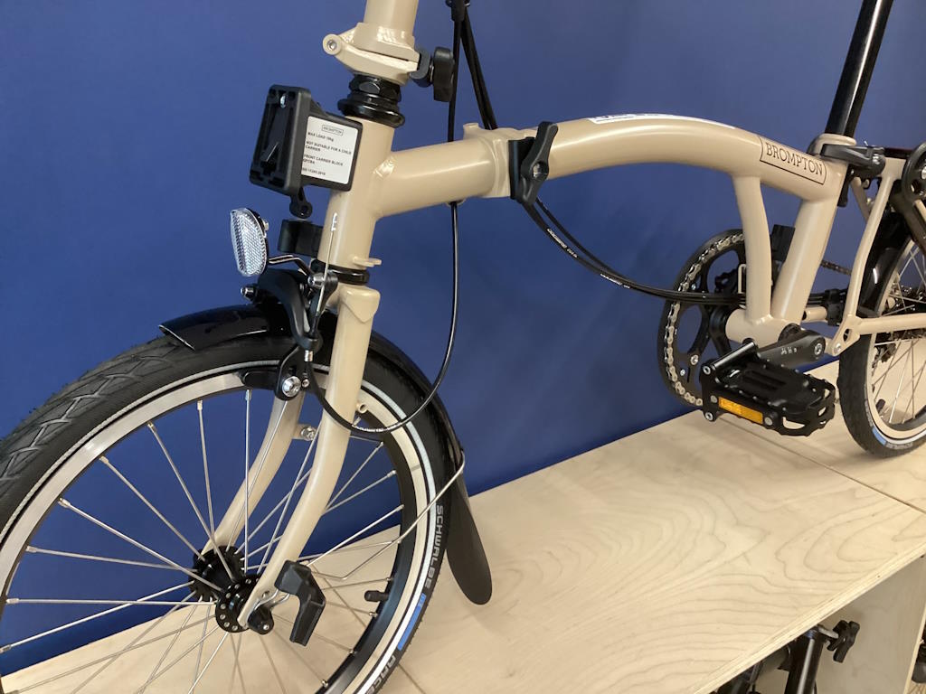 Brompton 2025 C Line Mk6 (12-speed) Mid Dune Sand