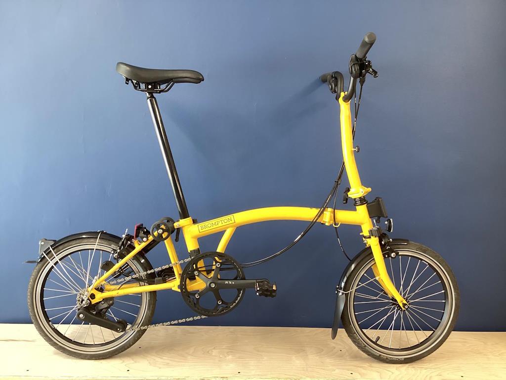 Brompton C Line 12-speed Mid Bumblebee Yellow - Demo