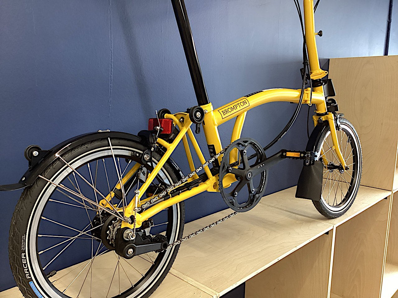 Brompton 2025 C Line Explore Mid Bumblebee Yellow